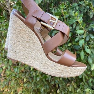 MICHAEL KORS BROWN LEATHER WEDGES